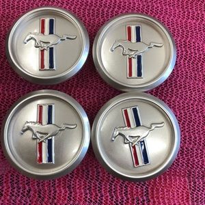4 Mustang center cap 68mm new